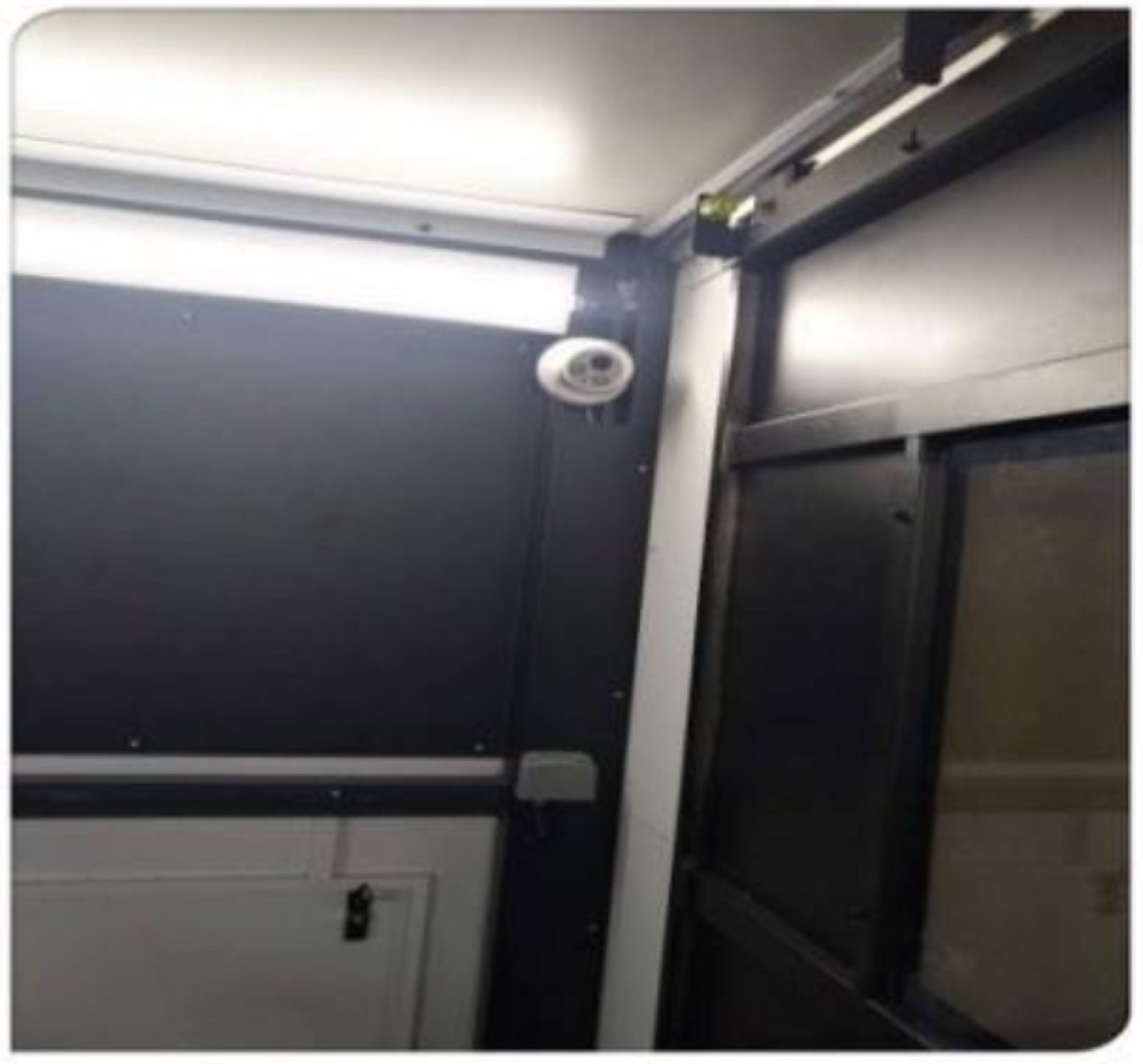 Fiber laser cutter machine view